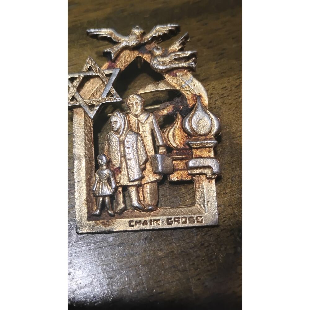 Vintage Chaim Gross Cast Metal Souvenir Brooch / Pin